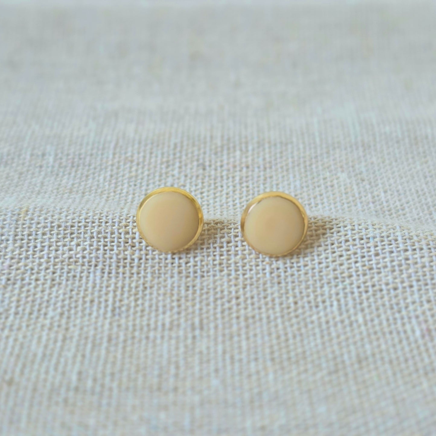 Earrings Nude Button